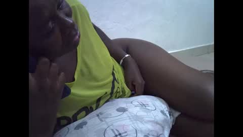 Snapshot of darling_ella chatting on April 2026 07:59:01 PM darling_ella online show from April 2026 07:59:01 PM