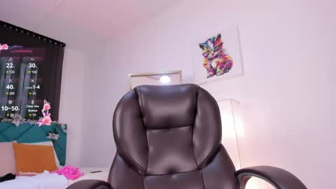 Snapshot of darling_spoiled chatting on June 2026 11:07:01 AM darling online show from June 2026 11:07:01 AM