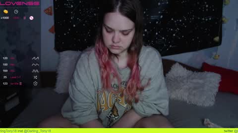 Snapshot of darling_tony18 chatting on February 2025 10:55:01 PM darling_tony18 online show from February 2025 10:55:01 PM