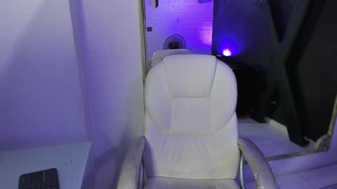 Snapshot of darlingbdsm_ chatting on March 2025 12:45:01 PM Darling online show from March 2025 12:45:01 PM