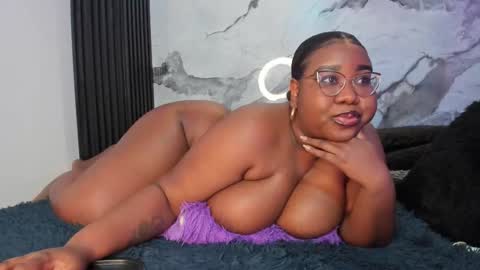  Darnell Queen online show from November 2025 04:49:01 PM