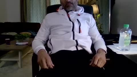 darryl43321 online show from March 2025 07:05:02 PM