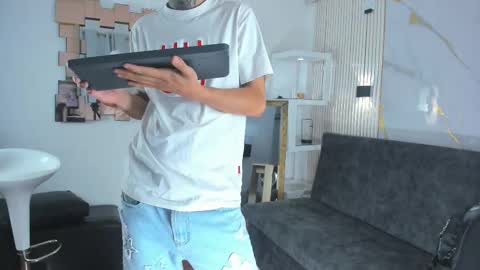 darwin_ggh online show from November 2025 07:52:01 AM