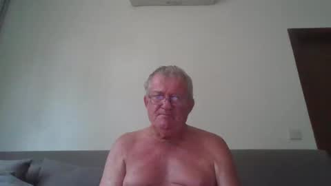 Snapshot of darwincock chatting on April 2026 01:27:01 AM darwincock online show from April 2026 01:27:01 AM