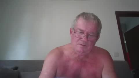 Snapshot of darwincock chatting on April 2026 01:53:01 AM darwincock online show from April 2026 01:53:01 AM