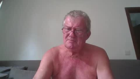 Snapshot of darwincock chatting on April 2026 02:27:02 AM darwincock online show from April 2026 02:27:02 AM