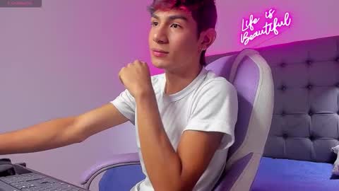 angel online show from November 2025 12:20:01 PM