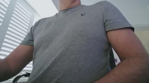 Snapshot of davesu12345 chatting on March 2026 07:25:01 AM davesu12345 online show from March 2026 07:25:01 AM