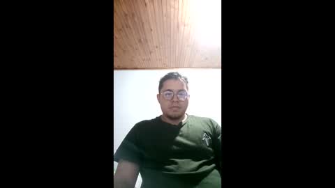 Snapshot of david495879 chatting on December 2025 04:06:02 AM alexander online show from December 2025 04:06:02 AM