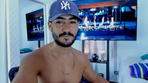 Snapshot of david_johnson372 chatting on June 2026 12:27:02 AM Hey im David that loves to explore and speak their fantasies. Very open talktative and nice. Feel free to chat with me online show from June 2026 12:27:02 AM