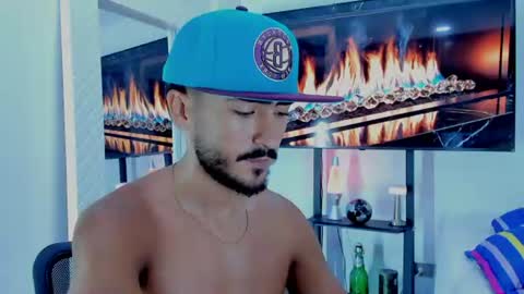 Hey im David that loves to explore and speak their fantasies. Very open talktative and nice. Feel free to chat with me online show from July 2026 11:40:01 PM