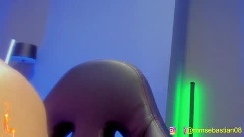 Snapshot of david_jons7 chatting on May 2026 11:12:03 PM David Jons online show from May 2026 11:12:03 PM