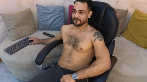 JF oliveira online show from February 2025 01:33:02 PM