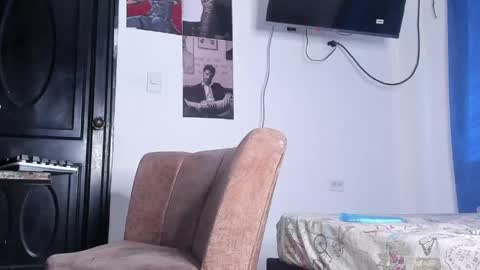 Snapshot of davide_daniels chatting on May 2026 07:30:01 PM Davide online show from May 2026 07:30:01 PM