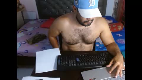 Snapshot of davinson_lopez35 chatting on June 2026 07:03:02 AM davinson_lopez35 online show from June 2026 07:03:02 AM