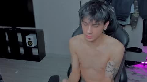 Snapshot of davisross chatting on March 2025 07:37:02 AM davis online show from March 2025 07:37:02 AM