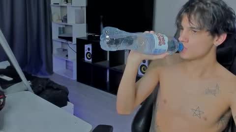 Snapshot of davisross chatting on September 2025 10:53:02 AM davis online show from September 2025 10:53:02 AM