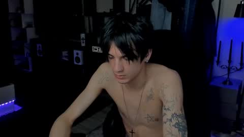 Snapshot of davisross chatting on June 2026 11:40:02 PM davis online show from June 2026 11:40:02 PM