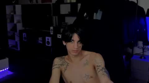 Snapshot of davisross chatting on June 2026 02:01:01 AM davis online show from June 2026 02:01:01 AM