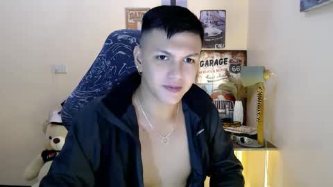 Snapshot of dax_x chatting on January 2025 11:17:01 PM JC LOVER BOY online show from January 2025 11:17:01 PM