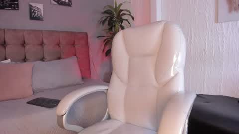 Dayan online show from June 2026 10:18:02 PM