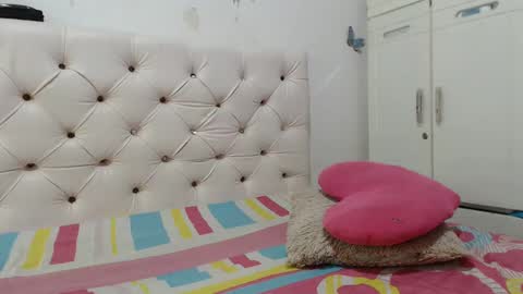 instagram  catherin dayana reina online show from February 2025 04:53:02 PM