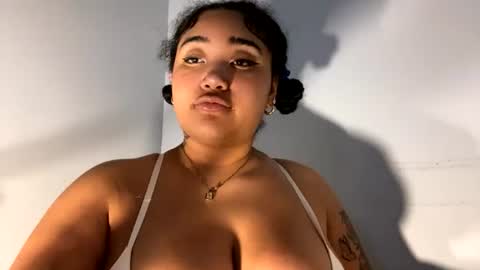 Snapshot of dayqueen1 chatting on June 2026 06:43:02 PM dayqueen1 online show from June 2026 06:43:02 PM