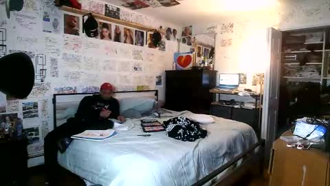 dbeamon92 online show from February 2026 01:07:02 AM