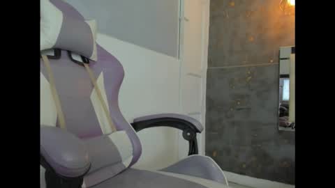 de_lirio online show from December 2025 01:18:01 PM