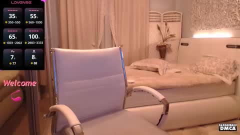 Snapshot of dealux_ chatting on February 2025 05:13:02 PM DeaLux online show from February 2025 05:13:02 PM