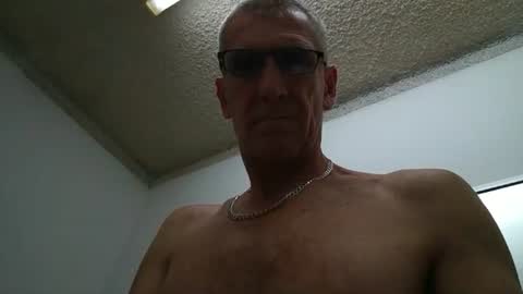 deanofflove2210 online show from June 2026 06:02:01 PM