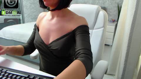 Elly online show from January 2025 01:24:02 PM