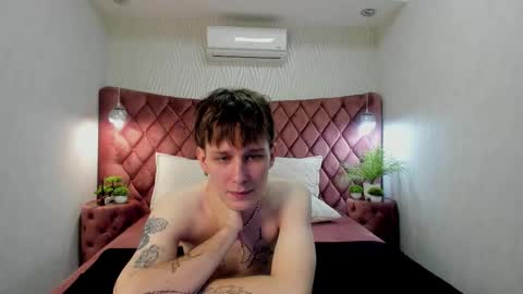 dearboyy_ online show from February 2026 08:10:01 PM