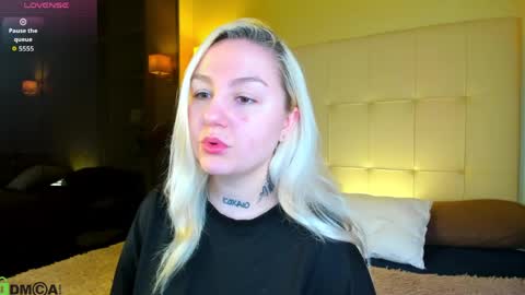 Debbie Mon Tue Fri Sun Sat GMT 3 1000am - 0400pm  online show from April 2026 05:28:01 PM