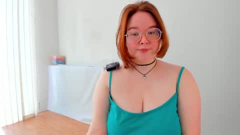 Snapshot of debbiewood chatting on June 2026 05:09:01 AM DeboraDebbieDee online show from June 2026 05:09:01 AM