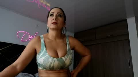 DeboraMom online show from June 2026 04:10:01 PM