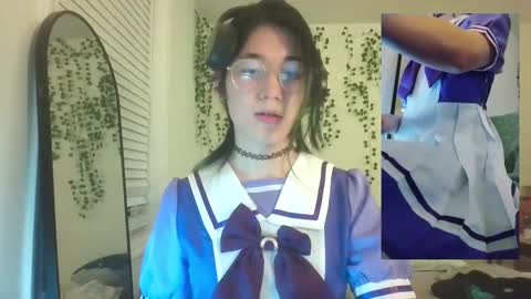 deciduousdoll online show from November 2025 06:44:01 AM