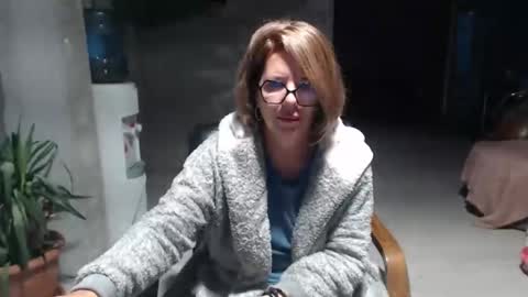 hi guys i m a cute milf i m here for good time and nice people pls be respectfool and enjoy me online show from September 2025 04:12:01 AM