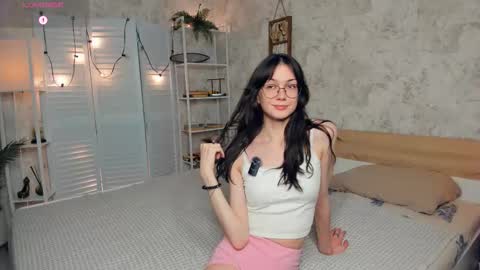 Amy online show from November 2025 07:43:01 PM