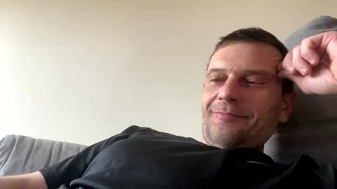 Defloy online show from December 2025 09:14:01 AM
