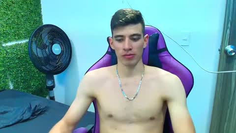 Snapshot of deiby_baby chatting on January 2025 02:04:01 AM DEIBY online show from January 2025 02:04:01 AM