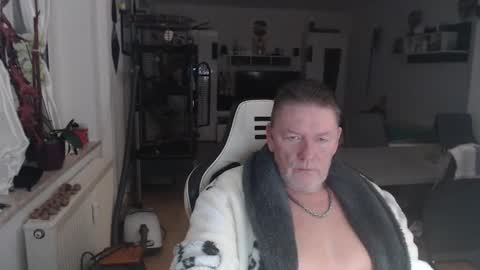 deinprinz2312 online show from November 2025 06:35:02 AM