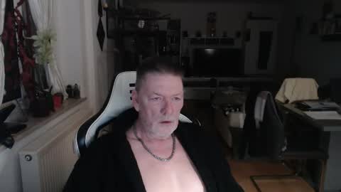 Snapshot of deinprinz2312 chatting on March 2026 05:00:02 AM deinprinz2312 online show from March 2026 05:00:02 AM
