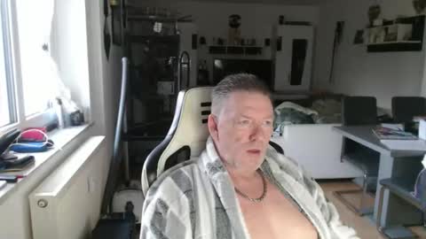 Snapshot of deinprinz2312 chatting on April 2026 04:34:01 AM deinprinz2312 online show from April 2026 04:34:01 AM