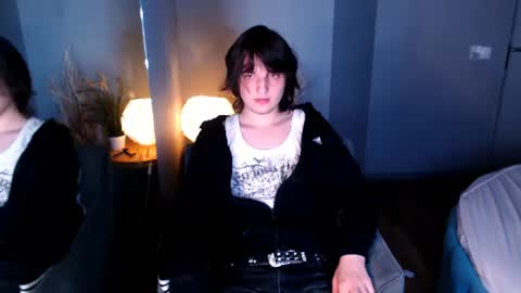 Snapshot of delalex chatting on June 2026 04:39:02 PM Alex online show from June 2026 04:39:02 PM