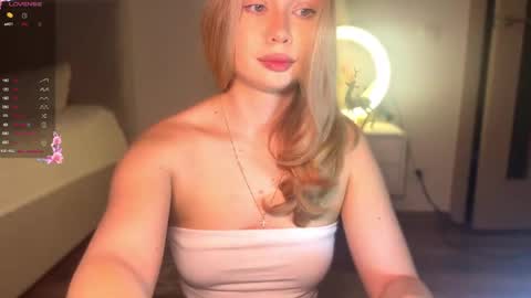 Dia online show from April 2026 09:35:01 PM