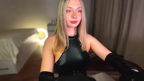 Dia online show from June 2026 10:14:02 PM