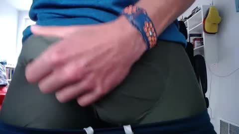 delicioso4u online show from February 2025 10:48:01 PM