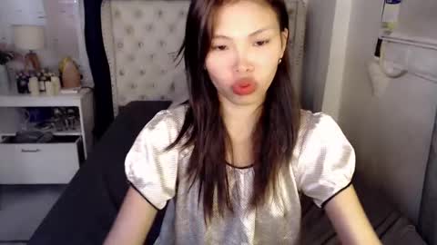 Snapshot of deliciousseika chatting on December 2024 12:19:01 AM online show from December 2024 12:19:01 AM