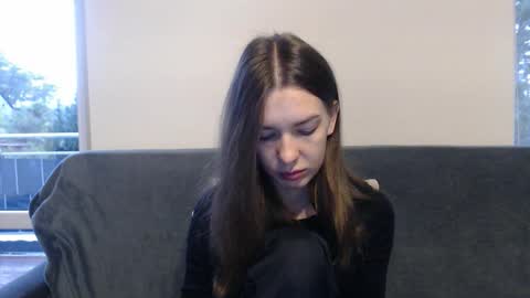 Aurora online show from October 2025 05:41:02 AM